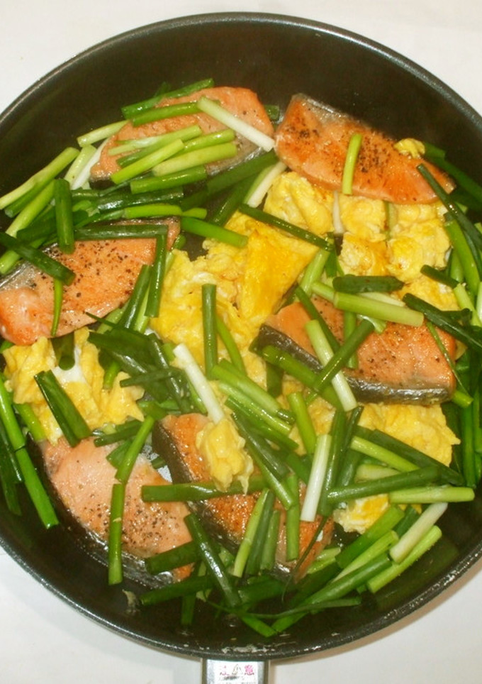 鮭と卵のビタミン炒め物♪簡単漢方食養生-レシピのメイン写真