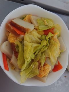キャベツとかまぼこ炒め-レシピのメイン写真