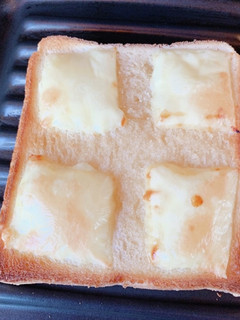 はちみつ&とけるチーズトースト-レシピのメイン写真