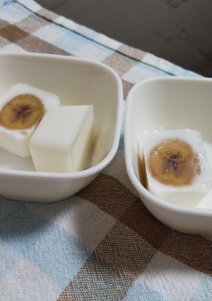 幼児食！簡単！製氷皿でバナナ牛乳寒天☆-レシピのメイン写真
