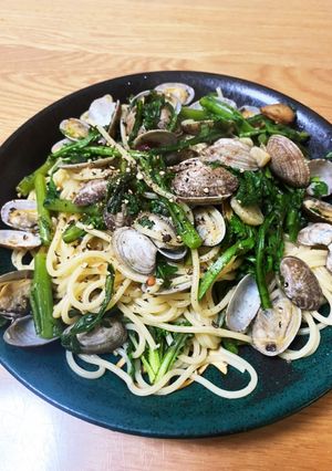 ほろ苦♩たっぷり春菊とアサリのパスタ-レシピのメイン写真