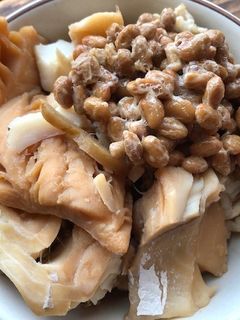 納豆とタラ煮付けの丼-レシピのメイン写真