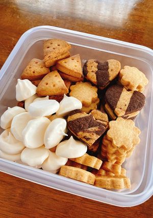 メレンゲクッキーと型抜きクッキー-レシピのメイン写真
