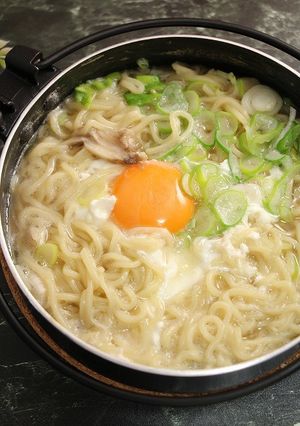 簡単！ひとり鍋☆鍋焼きラーメン-レシピのメイン写真