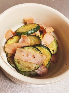 ズッキーニとハム(ベーコン)炒め-レシピのメイン写真