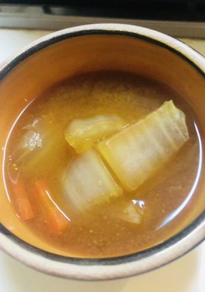 甘みたっぷり！白菜とにんじんのお味噌汁-レシピのメイン写真