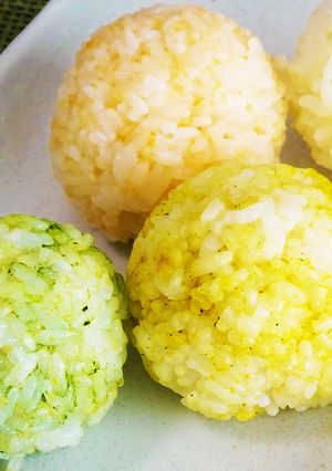 野菜パウダーのカラフルおにぎり【お弁当】-レシピのメイン写真