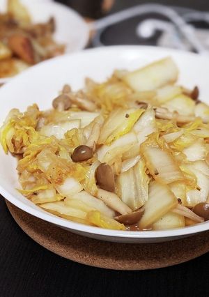 白菜キノコめんつゆバター炒め-レシピのメイン写真