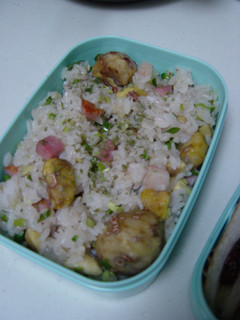 秋のお弁当♪栗ごはんでベーコン炒飯-レシピのメイン写真