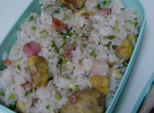 秋のお弁当♪栗ごはんでベーコン炒飯-レシピのメイン写真