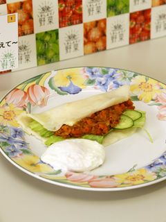 タコス風サンド〜ポーチドエッグを添えて〜-レシピのメイン写真