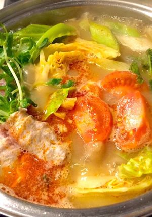 ごま坦々鍋 トマトと肉巻き豆苗-レシピのメイン写真