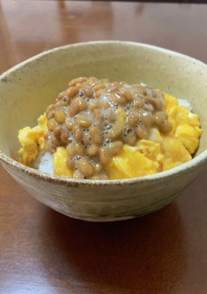 忙しい朝も5分！ごま油香る納豆カニ卵丼-レシピのメイン写真