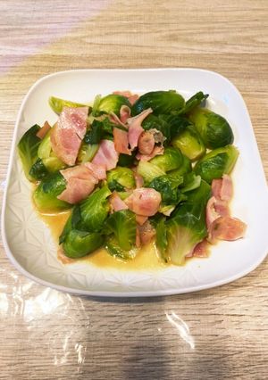 芽キャベツのバターにんにく醤油炒め-レシピのメイン写真