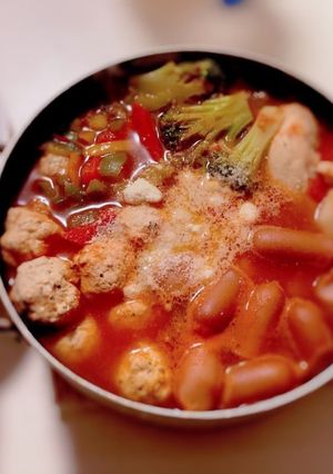 トマト鍋に合う！イタリアン鶏団子-レシピのメイン写真