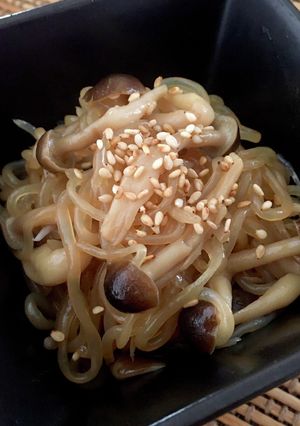 【副菜】糸こんにゃくとしめじの炒り煮-レシピのメイン写真