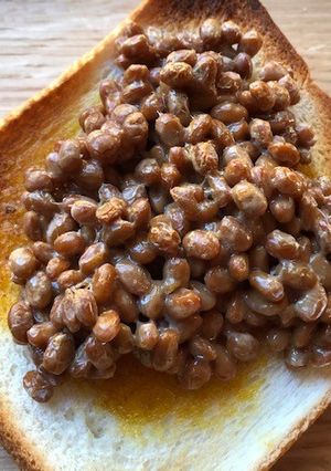 ぬって焼いたらカレーパンに納豆-レシピのメイン写真