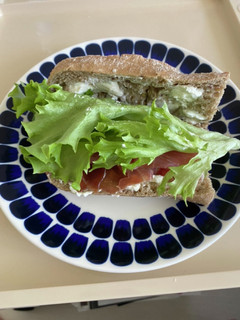 生ハムとクリームチーズサンド-レシピのメイン写真