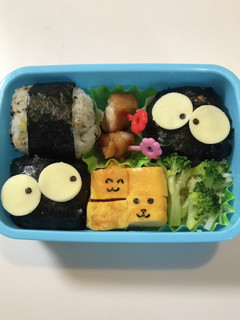 幼稚園お弁当〈まっくろくろすけおにぎり〉-レシピのメイン写真
