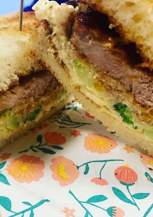 おから煮と和風トンテキのオープンサンド-レシピのメイン写真
