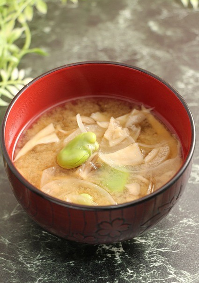 簡単！そら豆と舞茸のお味噌汁☆生姜風味-レシピのメイン写真