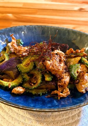 【夏の夕飯に】ゴーヤと茄子の甘辛味噌炒め-レシピのメイン写真