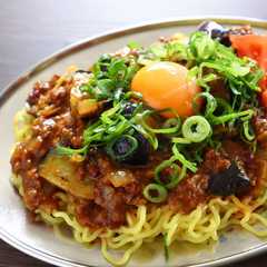รูปของ 麻婆茄子×キーマの濃厚カレーまぜ麺！