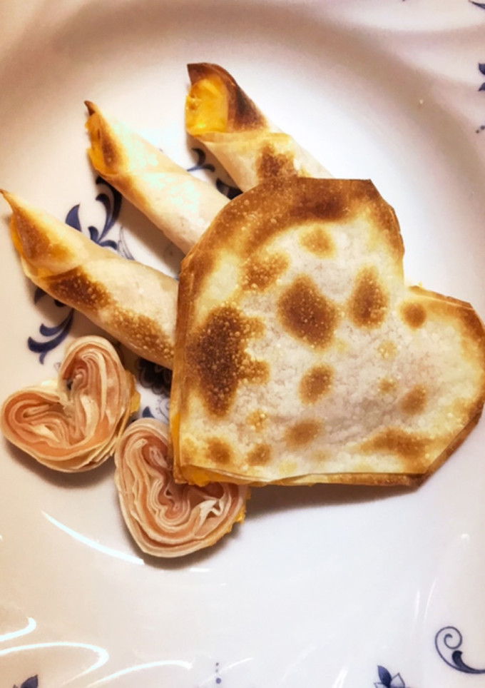 ハートのおつまみ♡しゅうまいの皮で-レシピのメイン写真