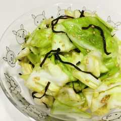 รูปของ ☆切って揉むだけ簡単やみつきキャベツ☆