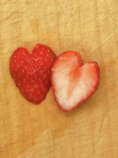 ハートいちごの切り方♡うちかわごはん♡-レシピのメイン写真