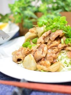 ご飯が進む♬豚こま肉と里芋のガリバタ炒め-レシピのメイン写真