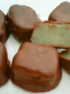 餅入りチロルチョコ風よもぎ餅♥-レシピのメイン写真