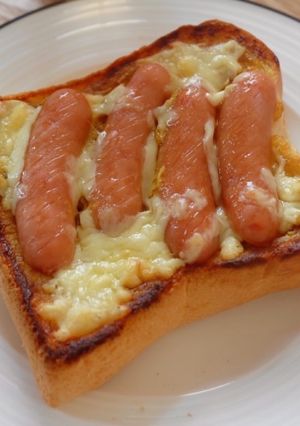 冷凍作りおきウインナーカレーマヨトースト-レシピのメイン写真