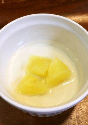 【離乳食・幼児食】レンジでりんご-レシピのメイン写真