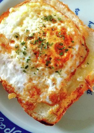 トースターいらず！目玉焼きチーズパン♪-レシピのメイン写真
