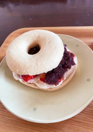 ハニークリームチーズあんこ苺ベーグル-レシピのメイン写真