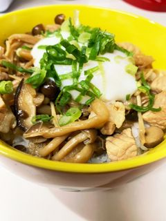 キノコモリモリ!温玉豚キノコ丼!-レシピのメイン写真