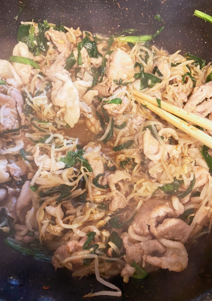 簡単☆ニラもやしの豚肉炒め-レシピのメイン写真