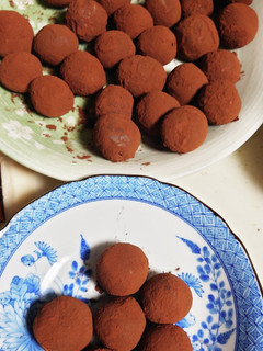 ちょっとビターな簡単絶品生チョコトリュフ-レシピのメイン写真