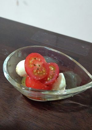トマトとモッツァレラチーズのサラダ-レシピのメイン写真