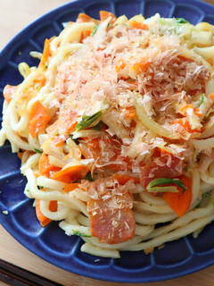 セロリの葉とベーコンの焼うどん-レシピのメイン写真