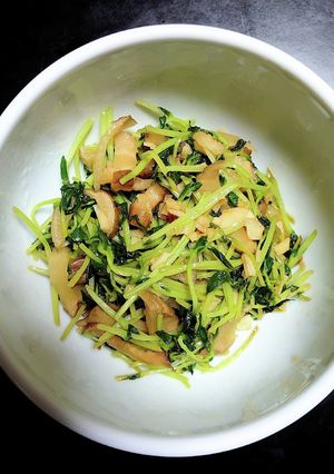 豆苗といぶりがっこの炒め物-レシピのメイン写真
