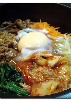 土鍋で ♪石焼き風～♪ キムチビビンバ-レシピのメイン写真