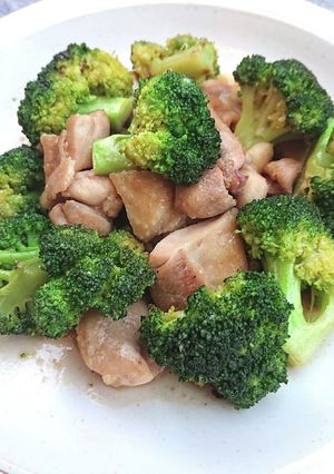 鶏もも肉とブロッコリーの甘辛炒め（美肌-レシピのメイン写真
