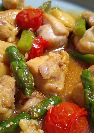 彩り綺麗♪鶏ももアスパラ粒マスタード炒め-レシピのメイン写真