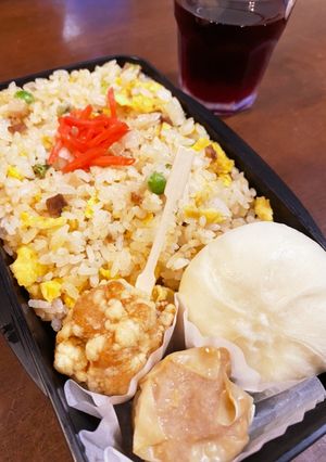 炒飯弁当　肉まん　鶏唐揚げ　焼売-レシピのメイン写真