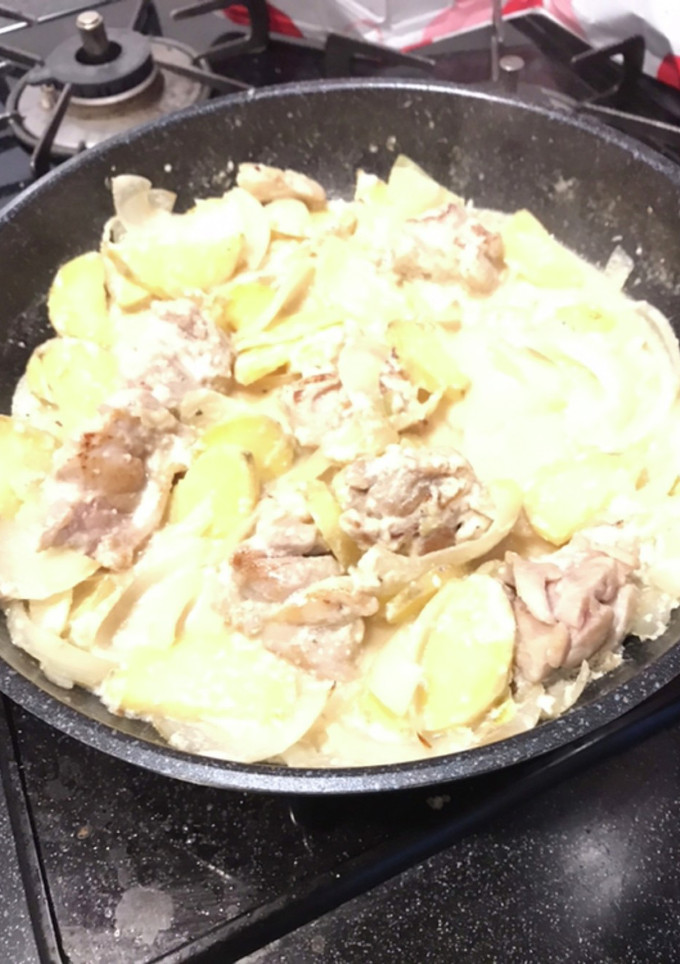 鶏肉とタマネギとサツマイモとニンニクと-レシピのメイン写真