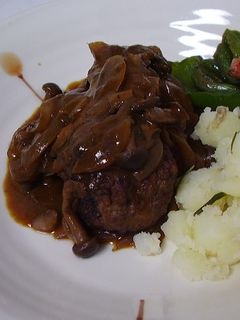きのこソースの煮込みハンバーグ-レシピのメイン写真