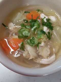 だし汁が美味しい鶏ササミ肉の春雨スープ♪-レシピのメイン写真