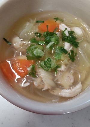 だし汁が美味しい鶏ササミ肉の春雨スープ♪-レシピのメイン写真
